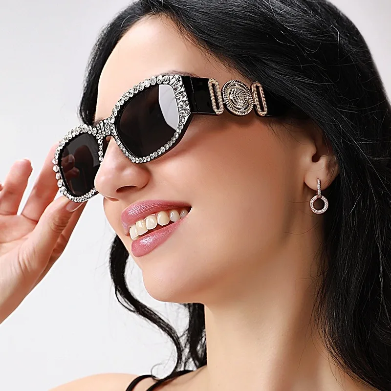 Kleine Polygon Quadratische Schwarze Sonnenbrille für Frauen Mode Marke Gradient Ins Heiße Sonnenbrille Diamant Dekoration Brillen UV400