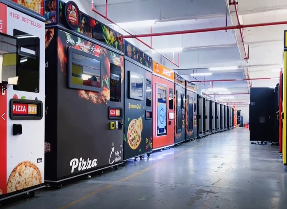 Op maat gemaakte 24-uurs automaten fabrikant buitenautomaten voor diepvriespizza's zelfbedieningsautomaten volautomatische pizza-automaat