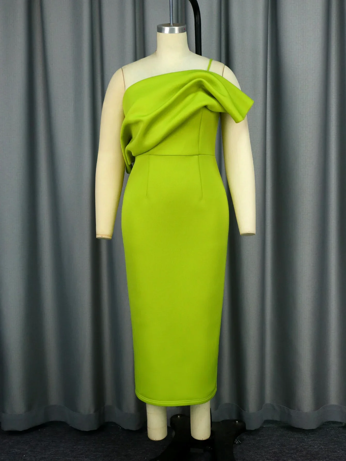 Aomei Women Bodycon Party Dress Green Sleevless Ruched Strap Sling Backless Stylowe suknie wieczorowe z rozcięciem 2024 Nowość