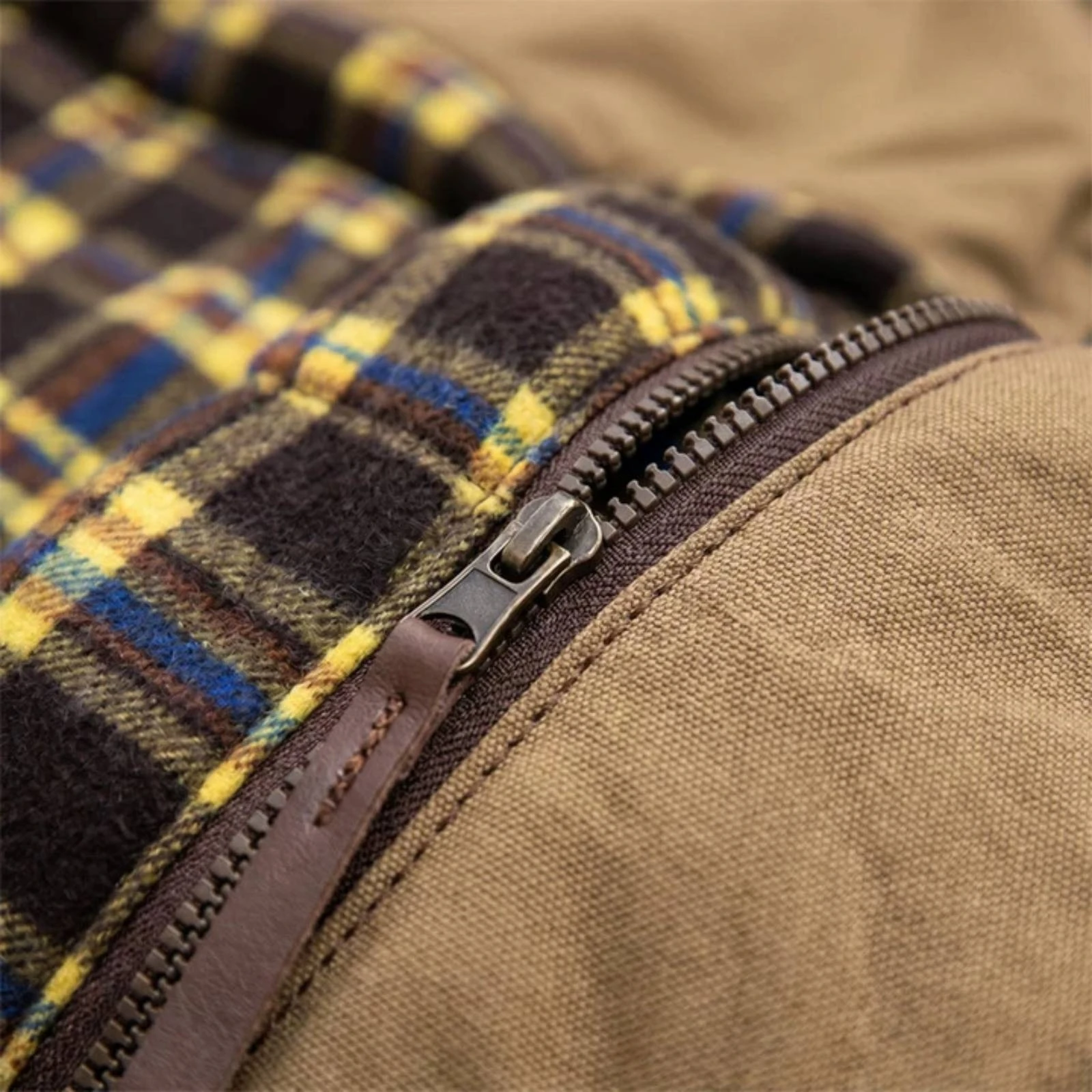 Rectangular Sleeping Bag Plaid-Lined Sleeping Bag with Tie Straps Bedding Roomy Easy to Carry for Campers, Camping