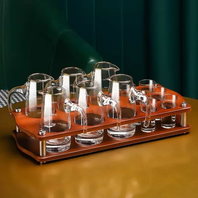 

One bite, one wooden eagle beak design Baijiu wine dispenser, national style