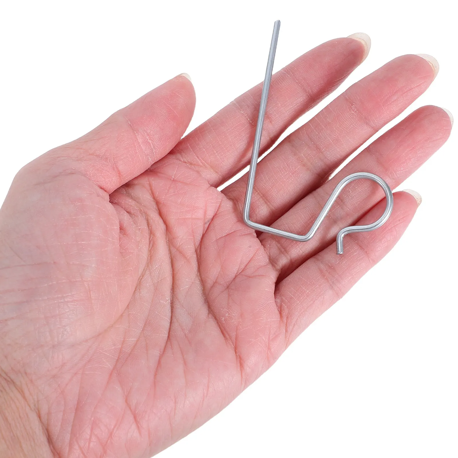 100Pcs Outdoor Metal Hanging Hooks Weatherproof Heavy Duty Clips for Garden String Lights Lanterns Christmas Halloween Outdoor