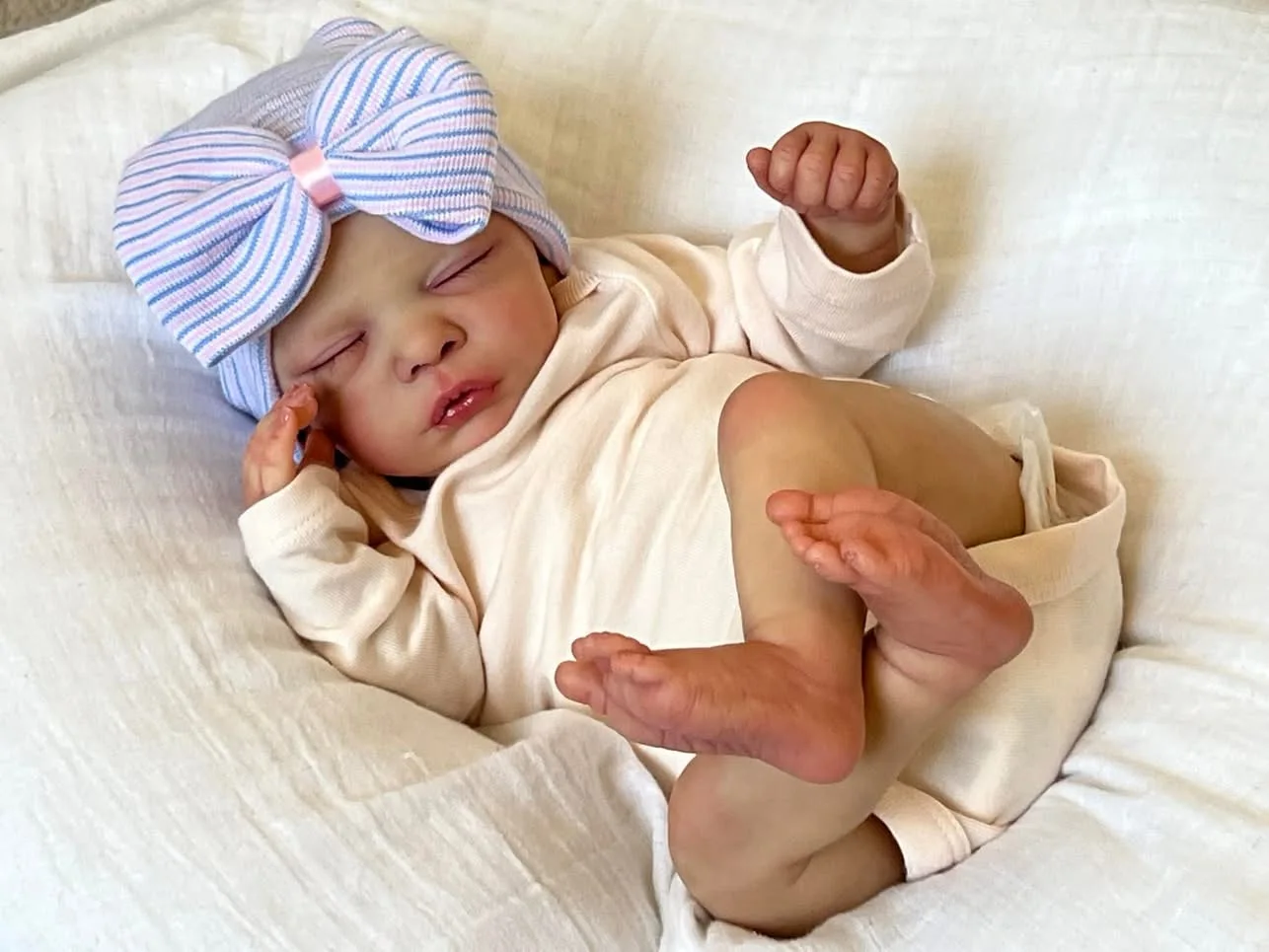 NPK 18 Zoll Romy Reborn Babypuppe – lebensechte Soft-Touch-3D-Haut, handgezeichnetes Haar, schlafende Babypuppe, bereits bemalt und fertig