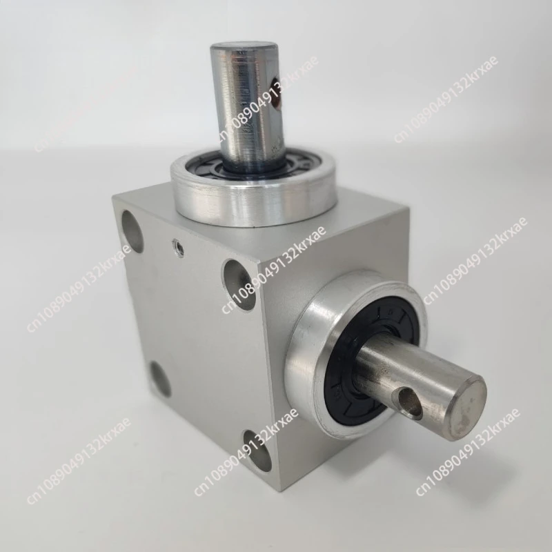 Horizontal Type Waterproof Right Angle Steering Gear 2000RPM 90 Degree Commutator 1.5 Mold 20 Tooth Shaft Diameter 15MM