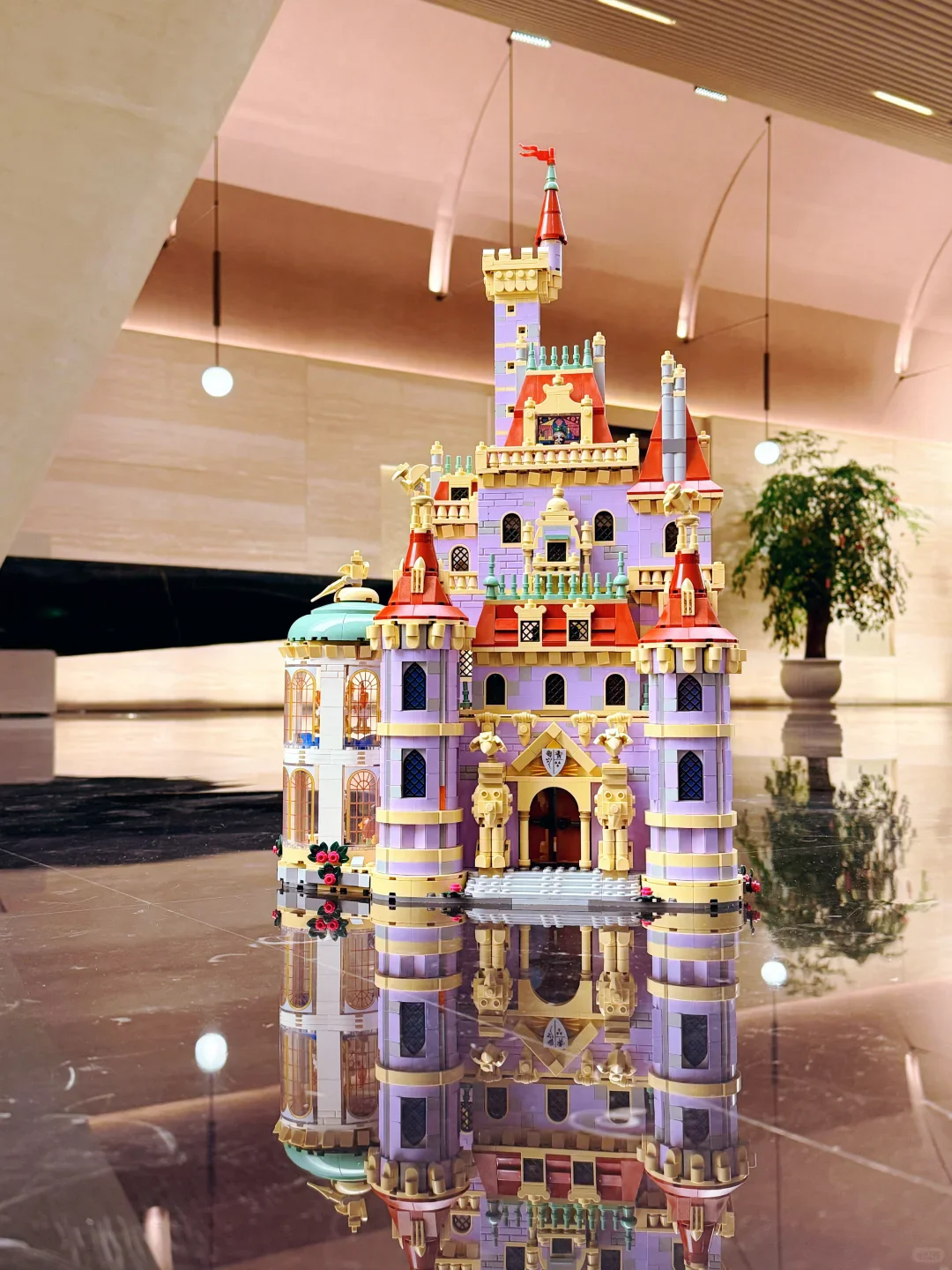 

2025 new Beauty and the Beast Castle Building Street Scene Model Toy for Girls Valentine's Day Gift