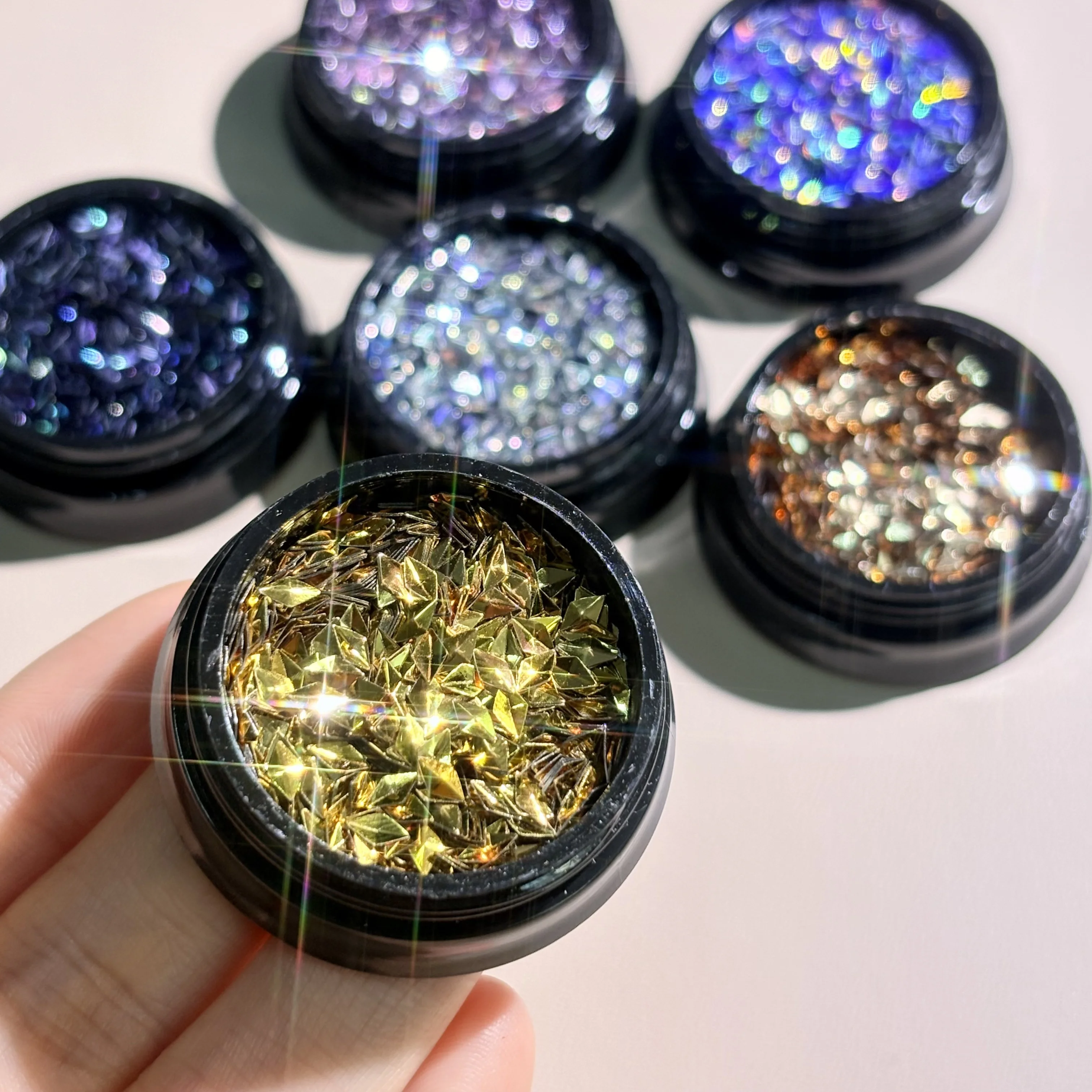 

6Jars 0.7g Sparkly Diamond Nail Sequins 3D Rhombic Dragon Scale Glitter Flakes Nail Art Supply Flash Sequin For Nails Decoration