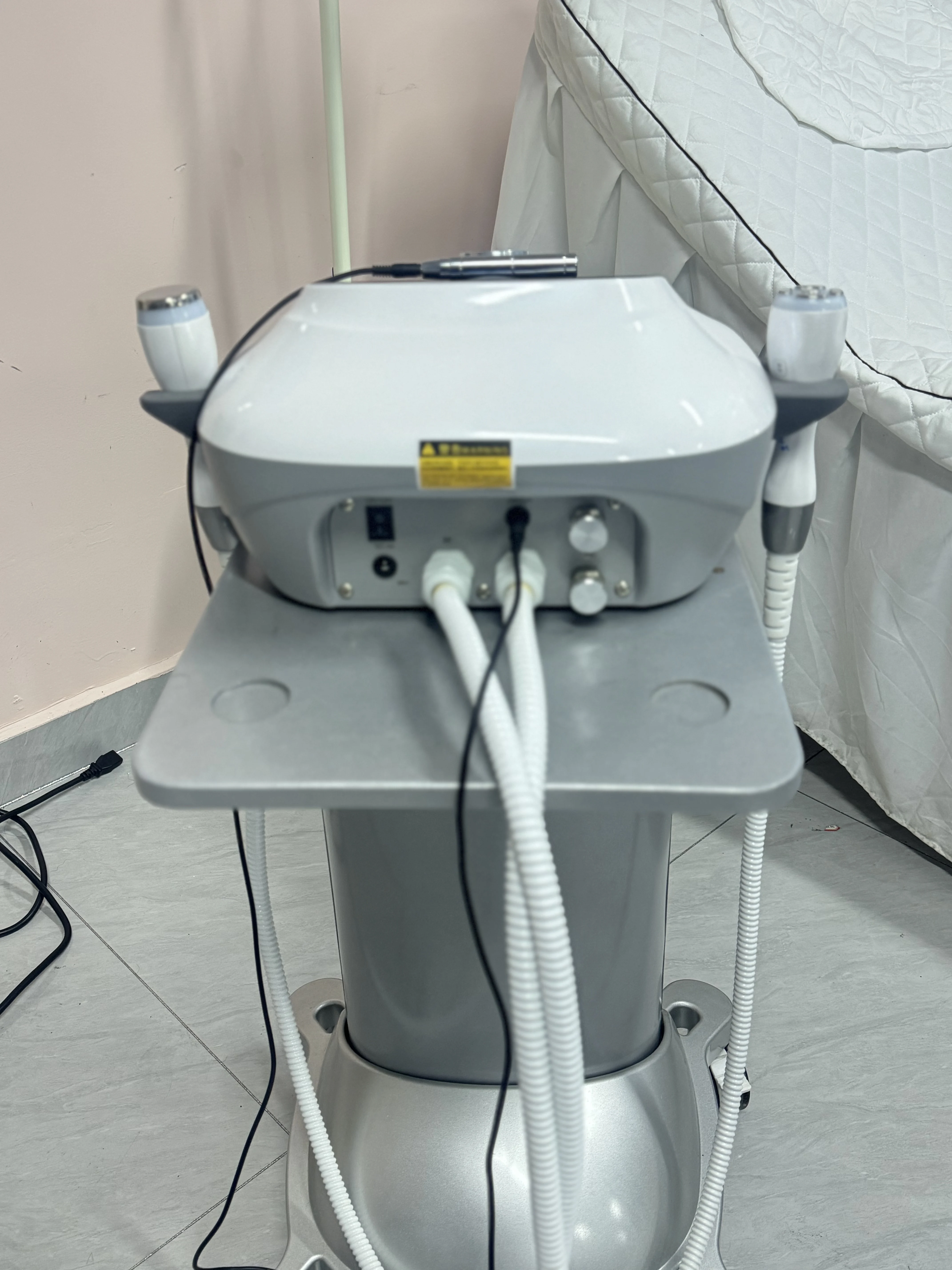 أحدث Electroporation التبريد التدفئة الجلد رفع متعدد الأقطاب تردد إزالة التجاعيد تبييض الوجه آلة Electroporatio #1