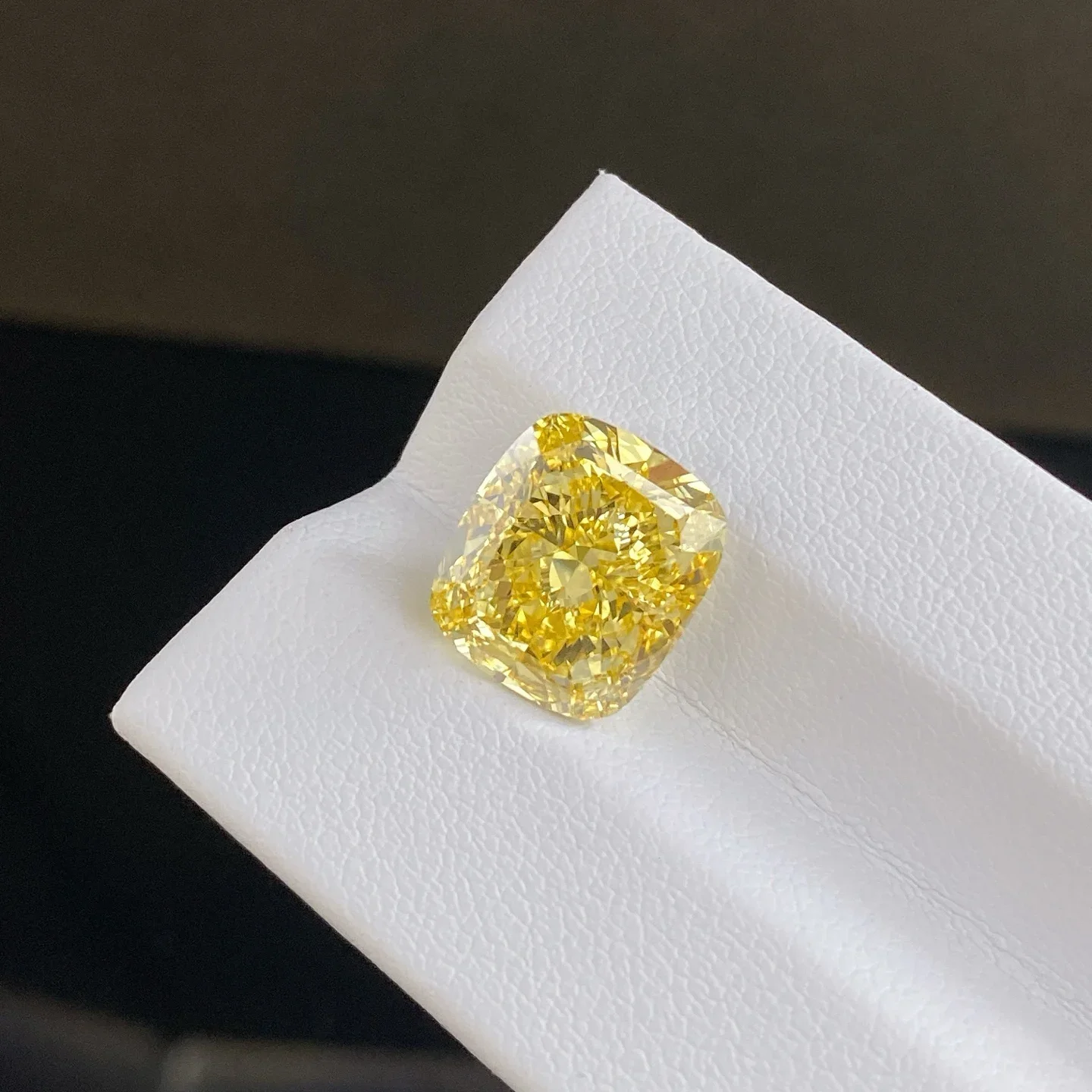 FCGJHW 8.04CT VS1 Fancy Vivid Yellow Lab Grown Diamond with IGI Certificate Cushion Shape Diamonds Wholesale Jewelry 2026