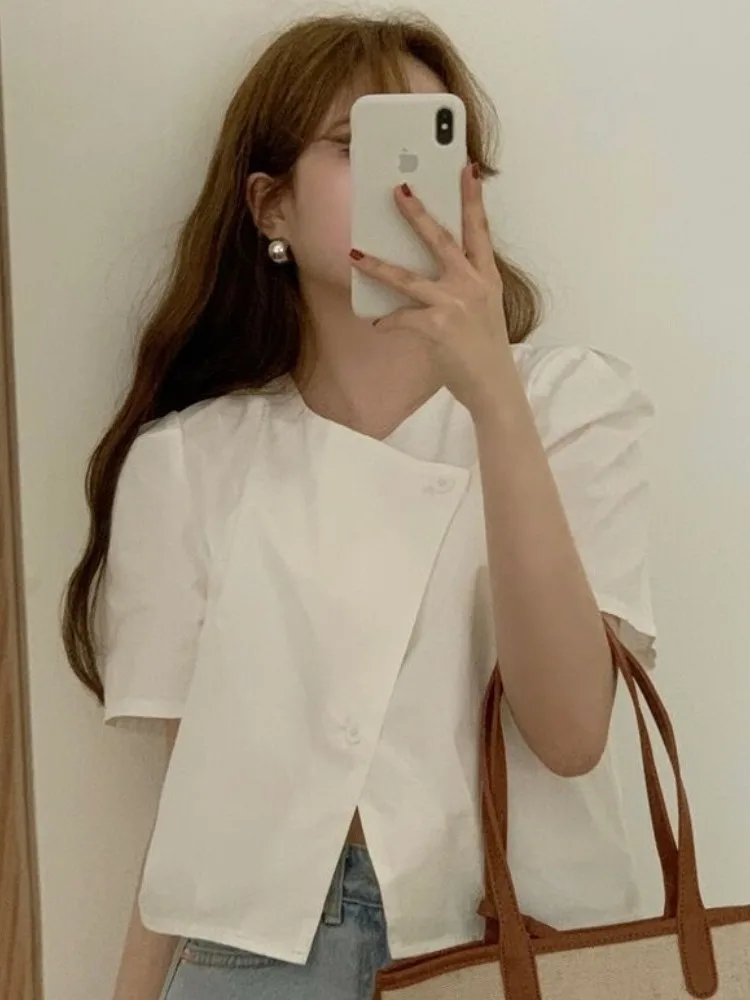 

White Loose Bubble Sve irt Women's Chic Summer New Small Design Sense V-ne Buttoning Upper Body Regular Sve Length