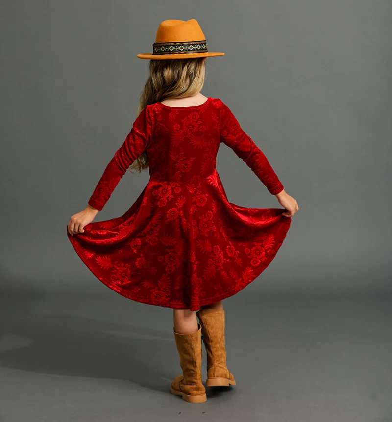 New Winter and Autumn Velvet Embossed Dress for Preschool Girls Long Sleeve Swing A-Line Twist Skateboard Dress for 2-8 Years