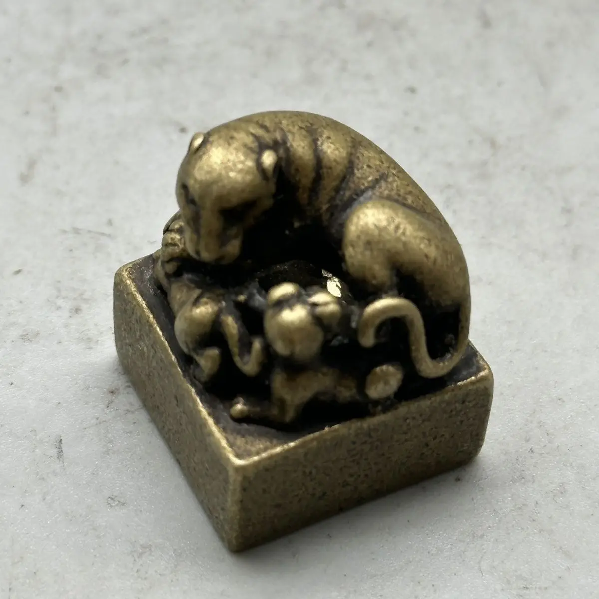 Curling beast tiger Seal Stamp Statue Sculpture Figurines Home Garden Decoration Statues
