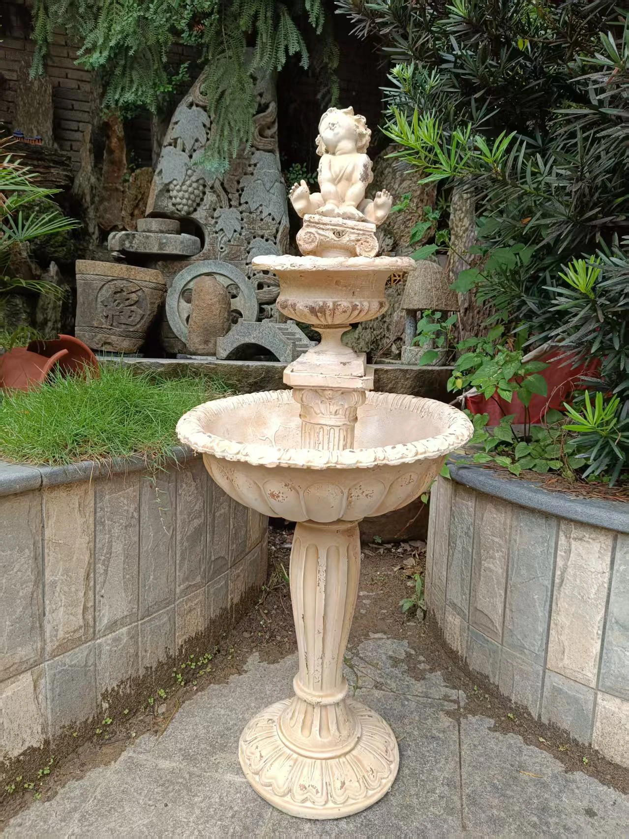 

Creative garden courtyard flowing water ornament