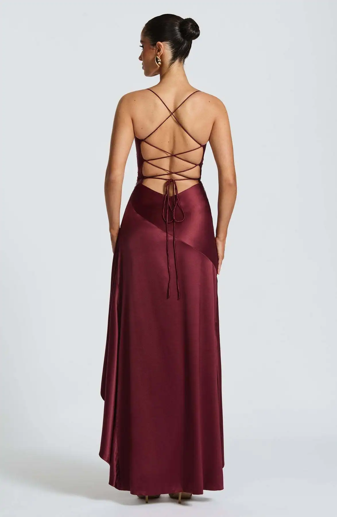 Mode elegante damesjurk zomer nieuwe sexy dames strapless backless gegolfde onregelmatige jurk vakantiefeest casual jurken gewaad
