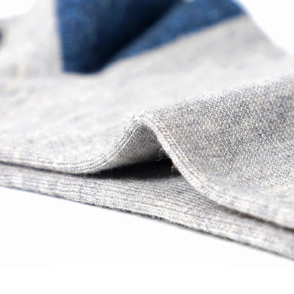 1/6 Pairs الرجال اللون منعت القطن منتصف جوارب أنبوبية رسالة عصرية مريحة امتصاص العرق تنفس جوارب رياضية غير رسمية