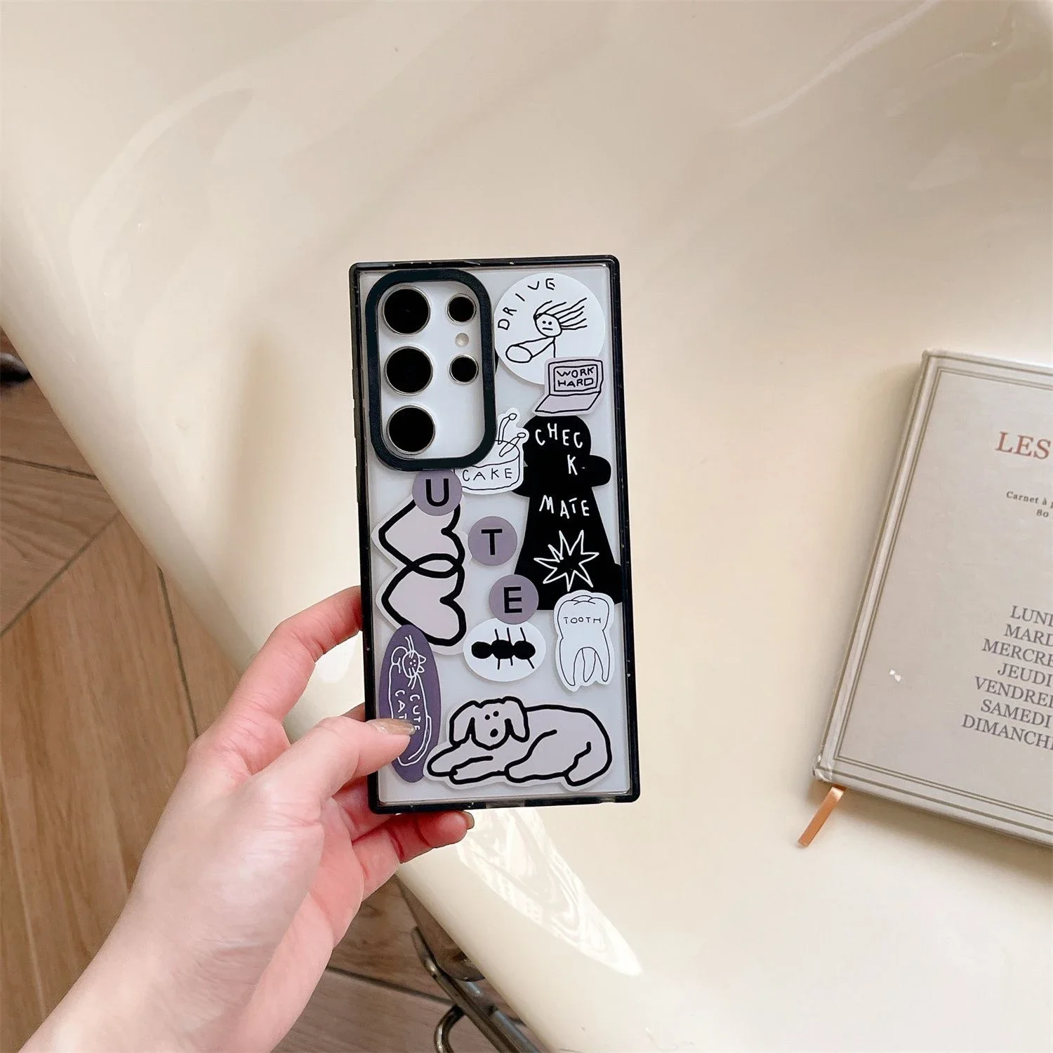 حافظة واقية كرتونية بسيطة ، حدود سوداء ، غطاء أكريليك لسامسونج جالاكسي S22 ، S23 ، S24 الترا ، S22 بلس