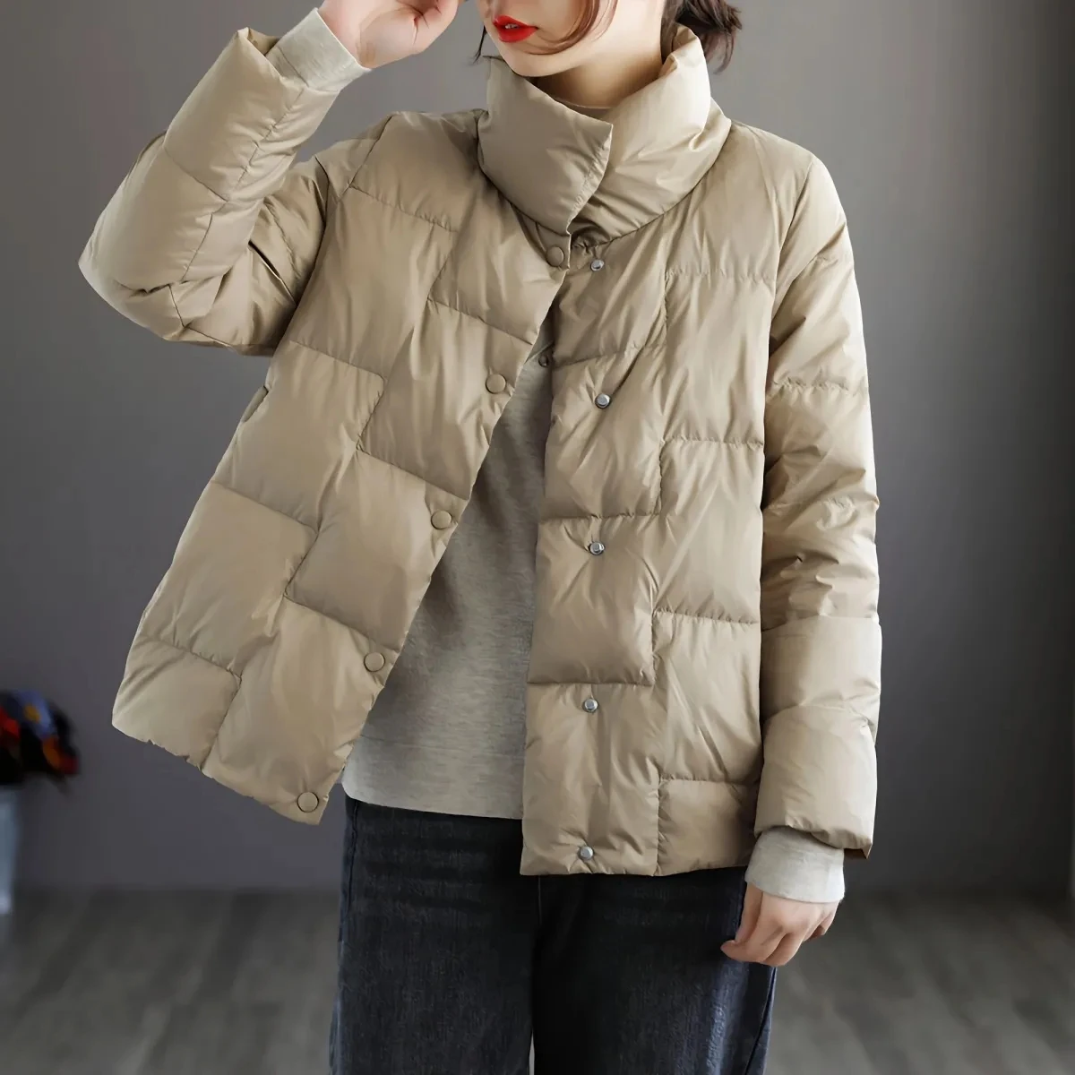 2025 New Short Light Down Jacket White Duck Down Puffer Jacket Fashion Warm Stand Collar Coat Women Loose Parkas Outwear