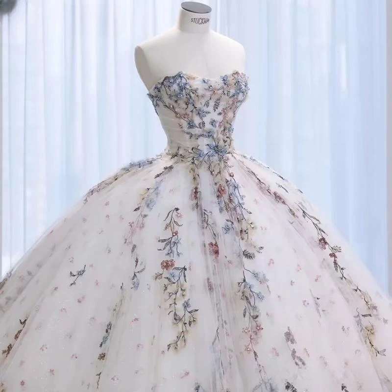 Robe de mariée sans bretelles avec appliques de dentelle sur mesure, plus une robe de Rh, la plus récente, éducative