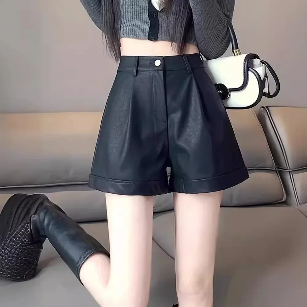 

Женские шорты из искусственной кожи, лето 2024, новые утягивающие свободные повседневные шорты трапециевидной формы с высокой талией и широкими штанинами для верхней одежды