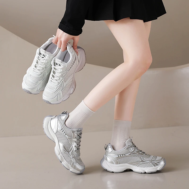 

2026 Fashion New Solid Color Round Head Sports Shoes Women's Spring and Autumn Best Selling Breathable Platform Sports Shoes