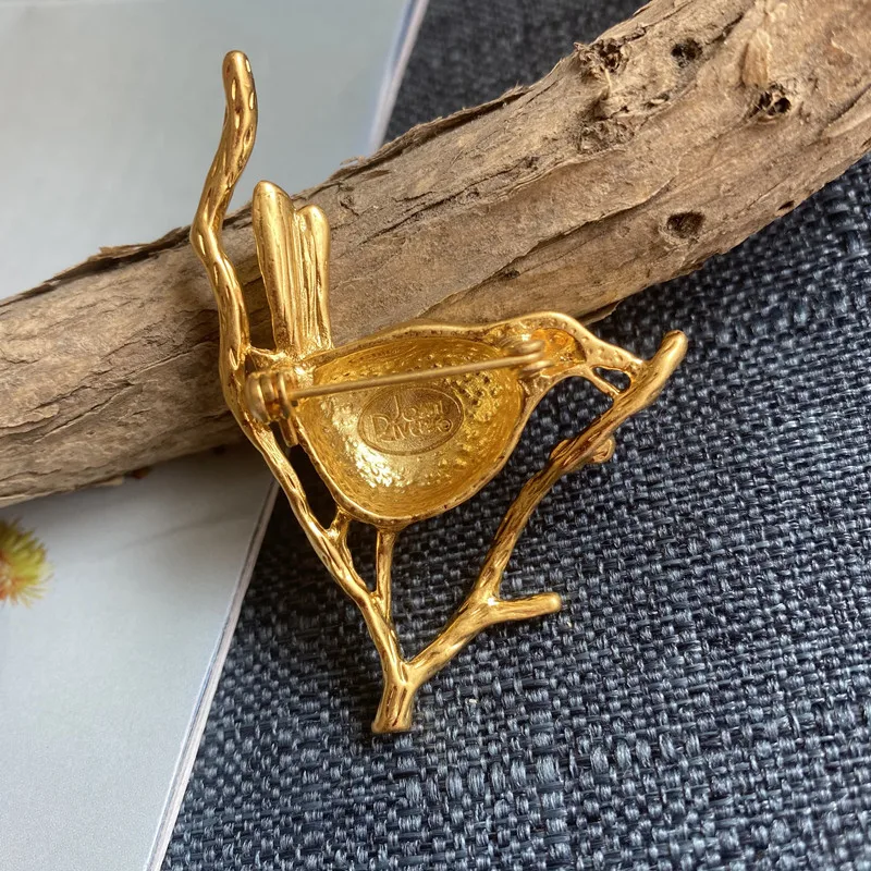 new retro vintage gold-plated magpie branches bird brooch Colourful rhinestones flower corsage