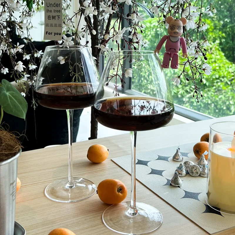 720ml Creative Ins style Burgundy wine glass with concave bottom light luxury high-end crystal high footed glass wine glass