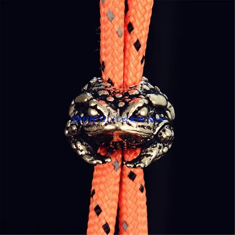 E21F Carved Toads Pendant for DIY Crafts and Paracord Gear Accessories Paracord Bead Cultural Crafts
