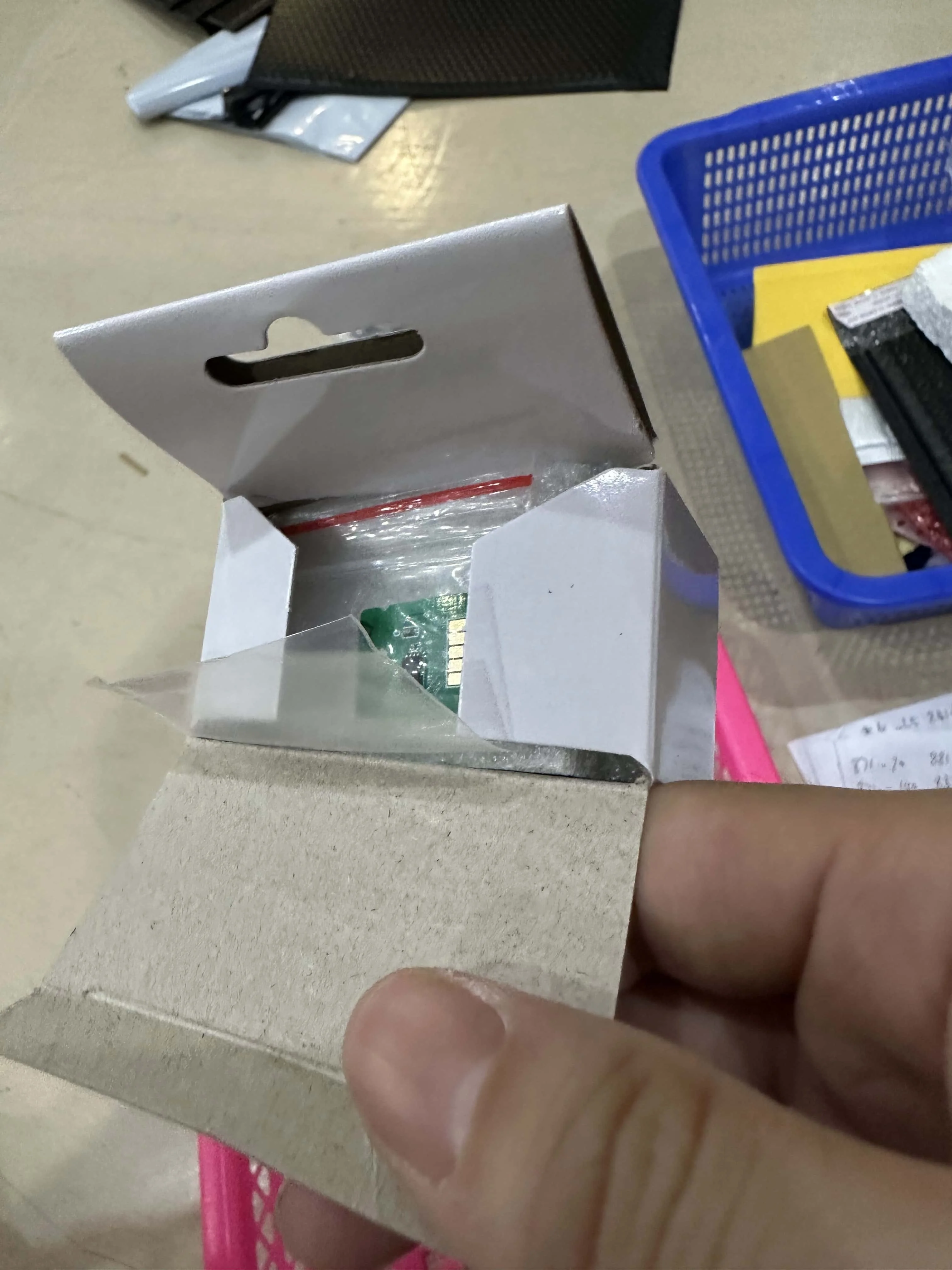 

MC-G01 ящик для обслуживания чипов для Canon GX7010 GX7020 GX7030 GX7040 GX7050 GX7060 GX7070 GX7080 GX7090 GX7091 GX7092