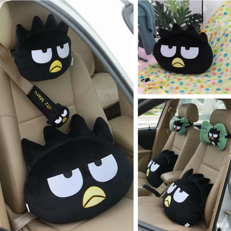 Sanrio Bad Badtz Maru ตุ๊กตาหนานุ่ม Headrest ที่นั่งเข็มขัดสำหรับรถหลังเบาะเบาะสไตล์ญี่ปุ่น Plushies Xmas ของขวัญสาว