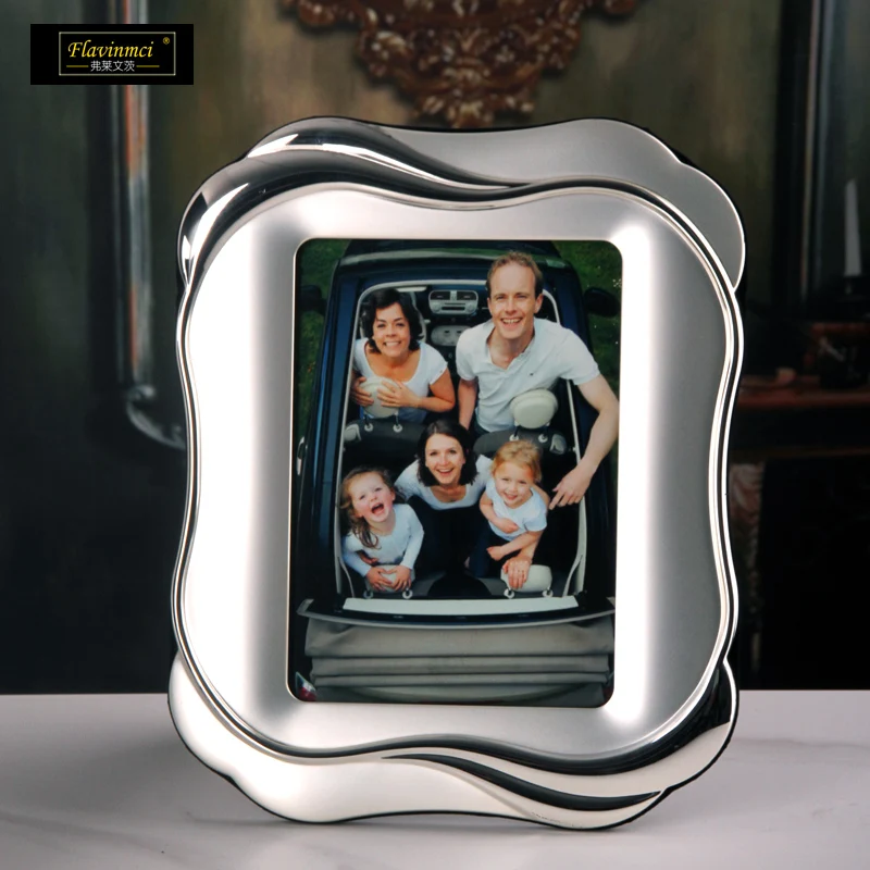

Italian Minimalist Photo Frame Nordic Creative Designer Metal Bedroom Photo Frame Living Room Home Decor Marco De Fotos FYPF