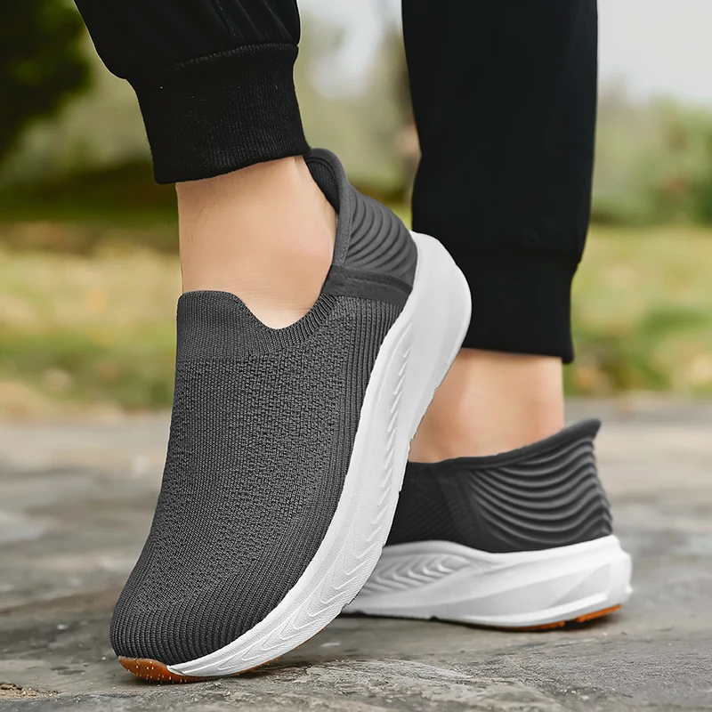 Hot Selling Summer New Comfortable And Breathable Men'S Barefoot Shoes Daily Outdoor Sports Shoes Fly Woven Mesh Casual Shoes