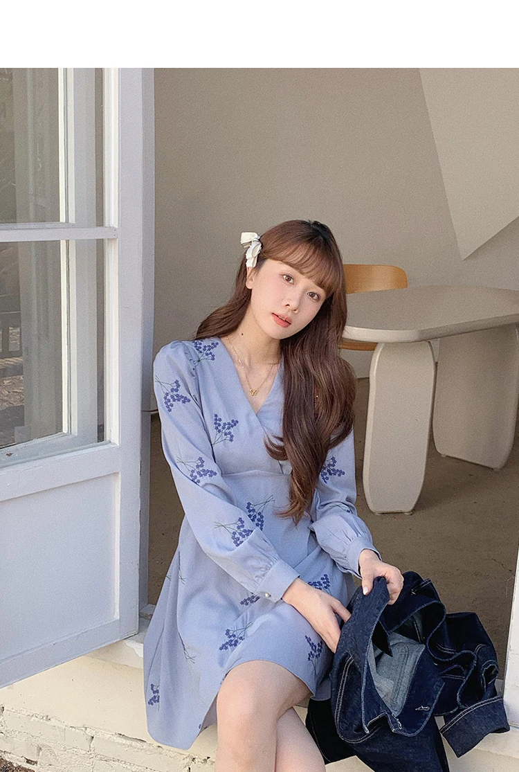 Vestido elegante bordado azul |   Midi floral com decote em V e manga comprida |   Roupa casual de outono com design de ombro slim fit para mulheres