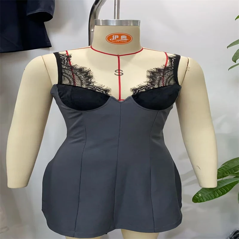 Grijze satijnen cami-jurk voor dames - Nachtjapon met zwarte kanten rand en spaghettibandjes voor lounge en slaap