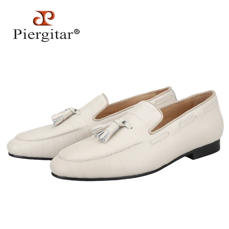 Piergitar Beige Color Crocodile Embossed Matte Leather Men's Loafers With Handmade Tassels Matching Suits Wear Slip-On Slippers