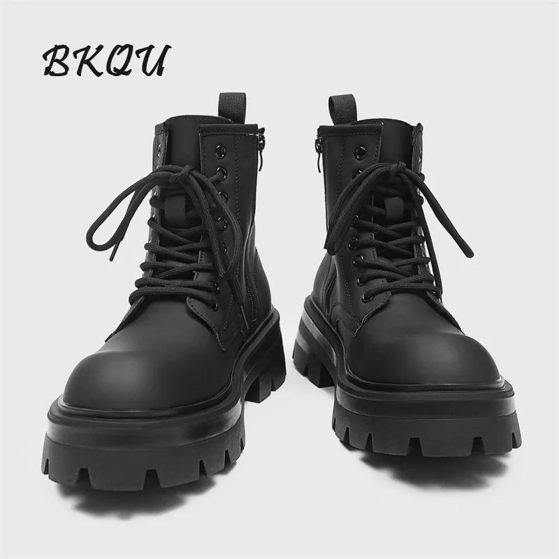 

BKQU American Carbon Ankle Black Tall Male English Style Thick Bottom Chelsea Grinding Leather Motorcycle Smoke Boot Trend New