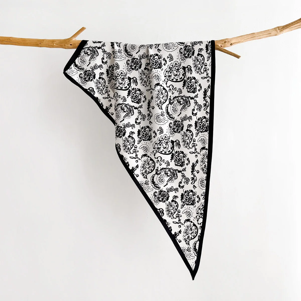 

2026 Fashion Triangle Scarf for Women Hair Band Soft Neckerchief Vintage Hijab Stripe Print Headscarf Female Pashmina Bandana