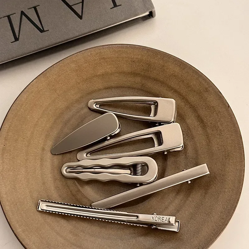 Koreańska metalowa grzywka klips boczny moda słodka śliczna Kawaii spinka do włosów fajne dziewczyny osobowość szpilka do włosów damskie akcesoria do stylizacji włosów