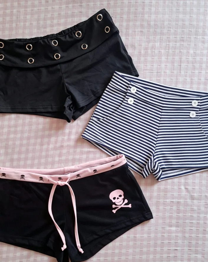 American retro high street casual button decoration slim mini shorts summer sweet Y2k spicy girl solid color striped mini shorts