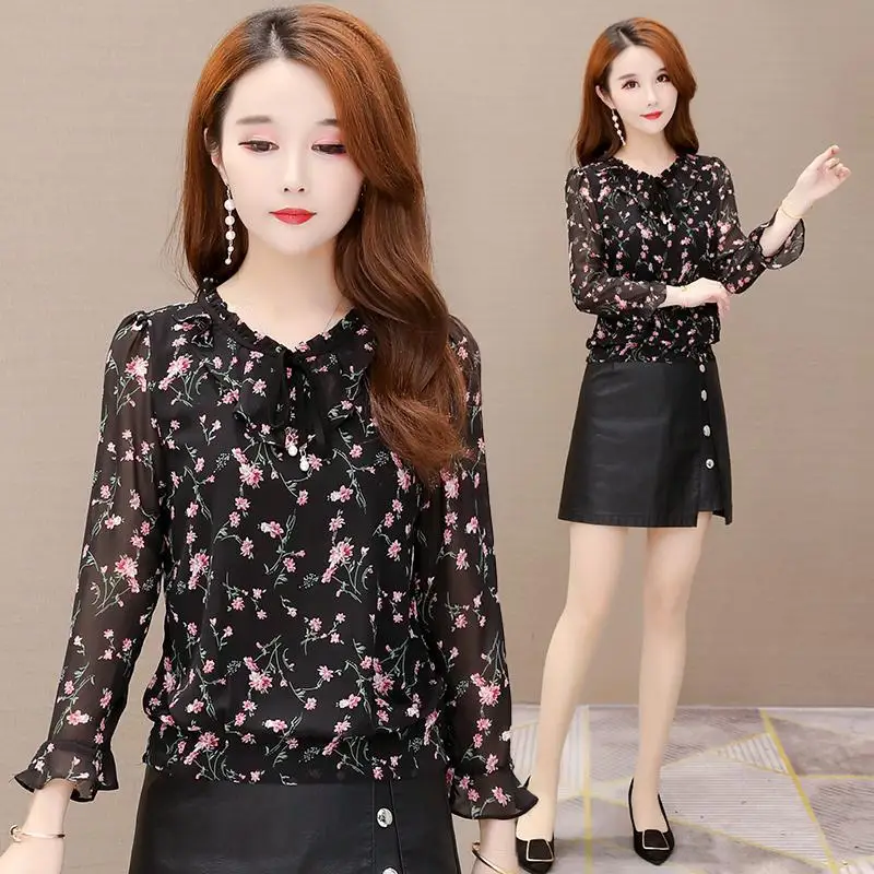 Chiffon Blouse Women's Spring and Autumn 2023 New Korean Version Fashion Floral Long-sleeved Round Neck Lace Top Female Flowers