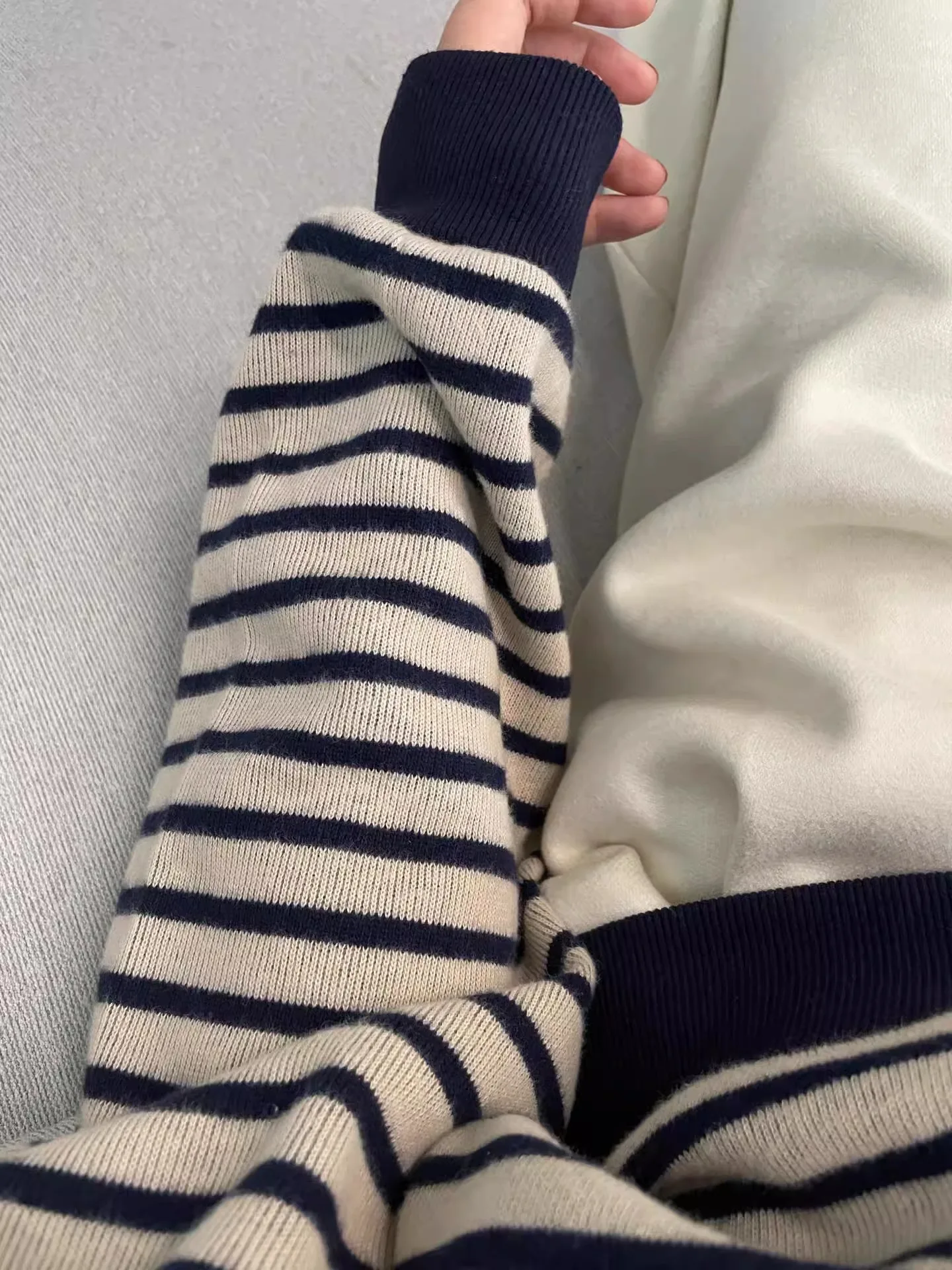 الكورية Sle كبيرة الحجم مخطط جولة Ne البلوز المرأة ربيع الخريف جديد ular فضفاض محبوك أعلى لينة طويلة Sve