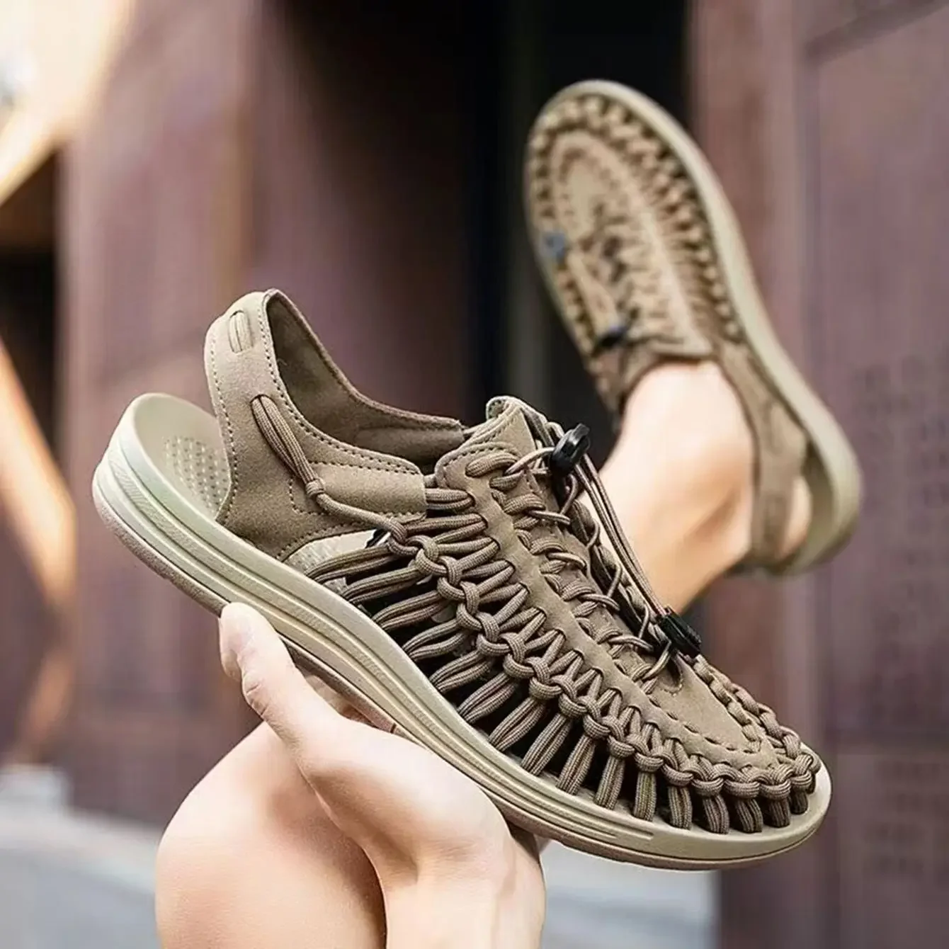 

Пляжные мужские сандалии с плетением, Новое поступление, повседневное использование, 2025 стилей, роскошный дизайн, скидка, нескользящая модная уличная мужская обувь босиком