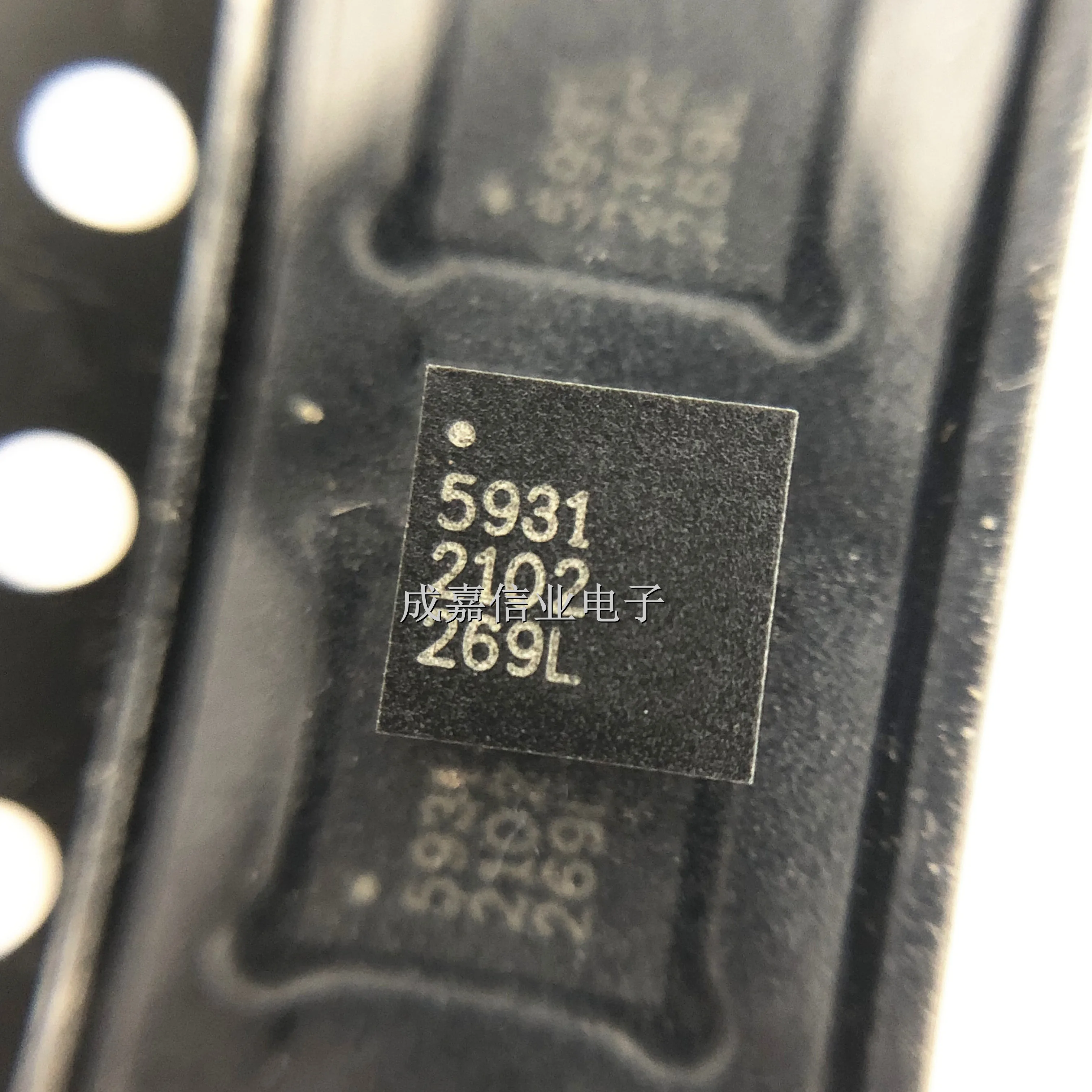 

10 шт./лот A5931GESTR-T QFN-24 MARKING;5931 Контроллеры и драйверы двигателей, движения и зажигания 3 А 12 В