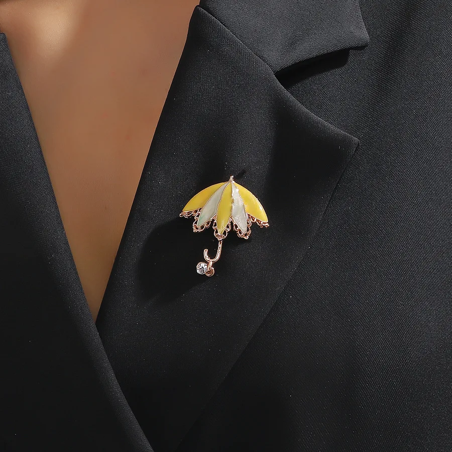 Beautiful Yellow Black Enamel Pins Umbrella Brooches For Women White Crystal Casual Party Clothing Pins Jewelry Gifts