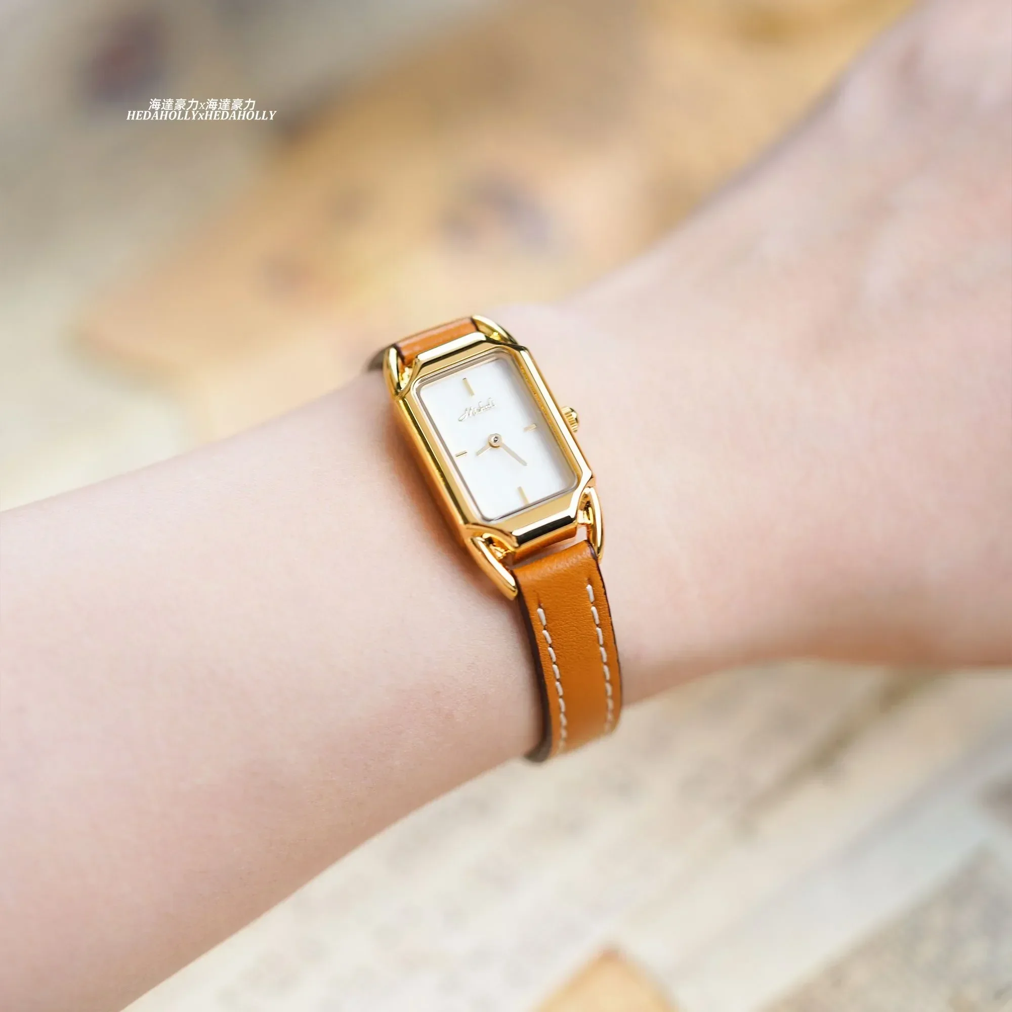 

2024 New Women's Watch Quartz Wristwatch Vintage Genuine Leather Strap Simple brown gift steel clock