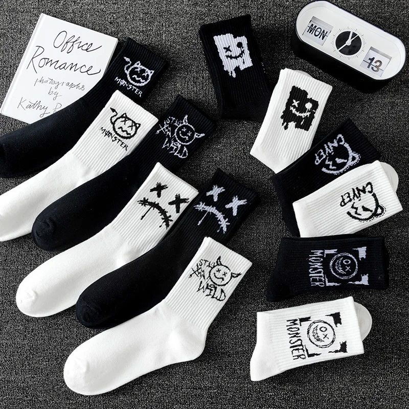 2/4/6 pairs Random shipment of men mid length socks with graffiti funny faces unique street trends moisture wicking and sweat