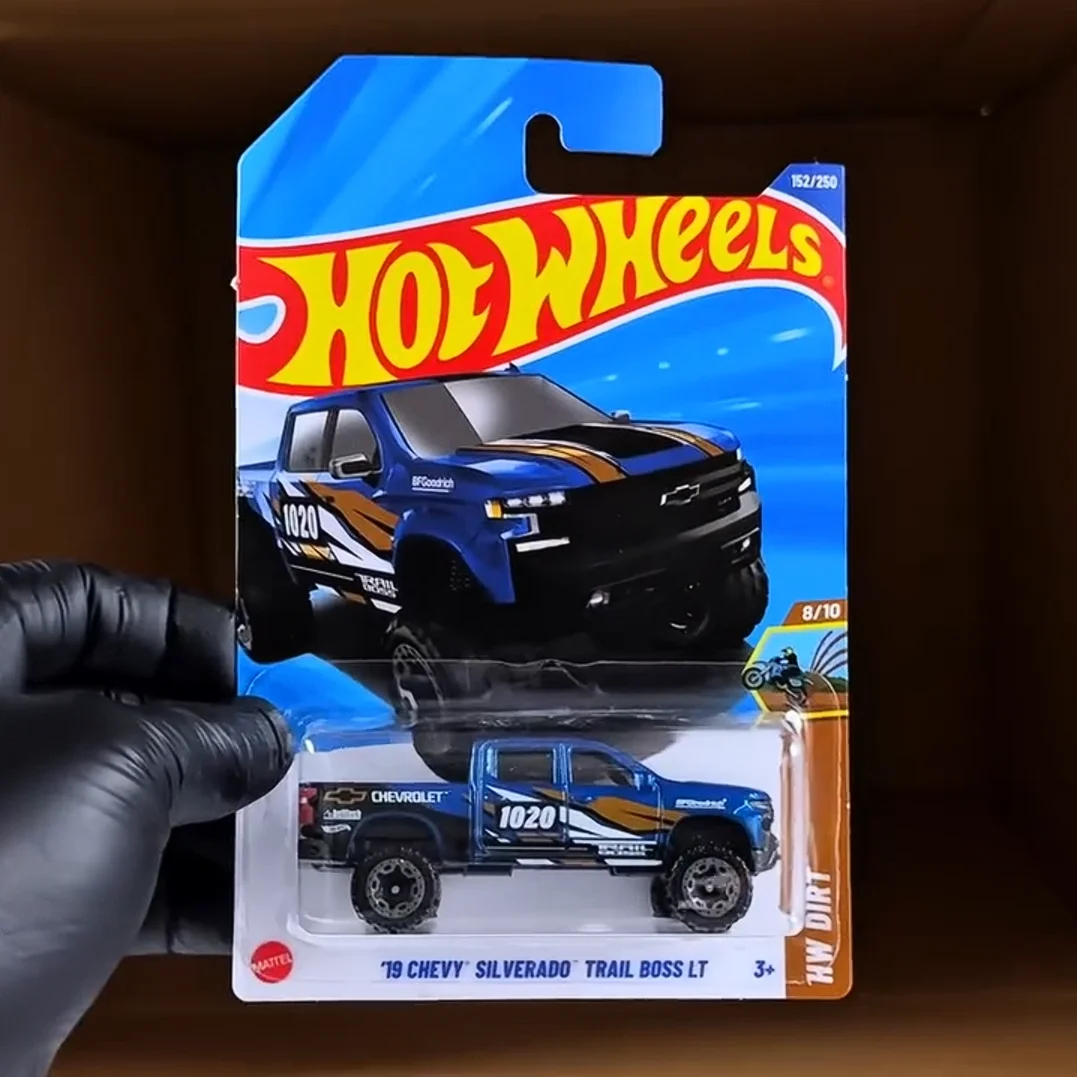 

2025-152 Hot Wheels Cars '19 Chevy Silverado Trail Boss LT 1/64 Коллекция металлических литых моделей игрушечных транспортных средств