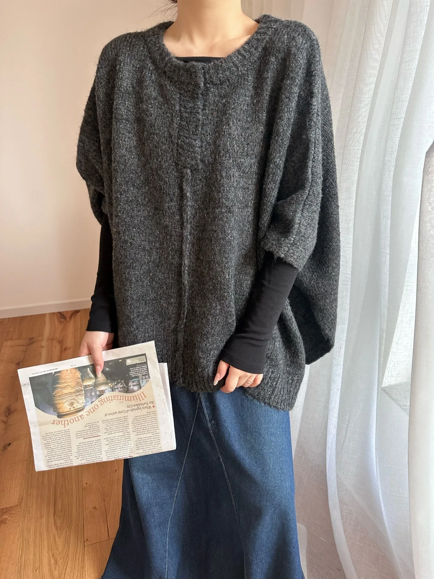 UMI MAO 레트로 고급스러운 분위기의 케이프 스타일 라운드 넥 울 재킷, 여유로운 스타일의 어깨, 두꺼운 가을 겨울 여성용 상의