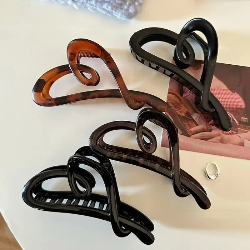 Vintage Heart Shape Plastic Hair Claw For Women Back Hair Holder Headband Elegant Hairs Clips Hairpin Fashion Hair Accessories