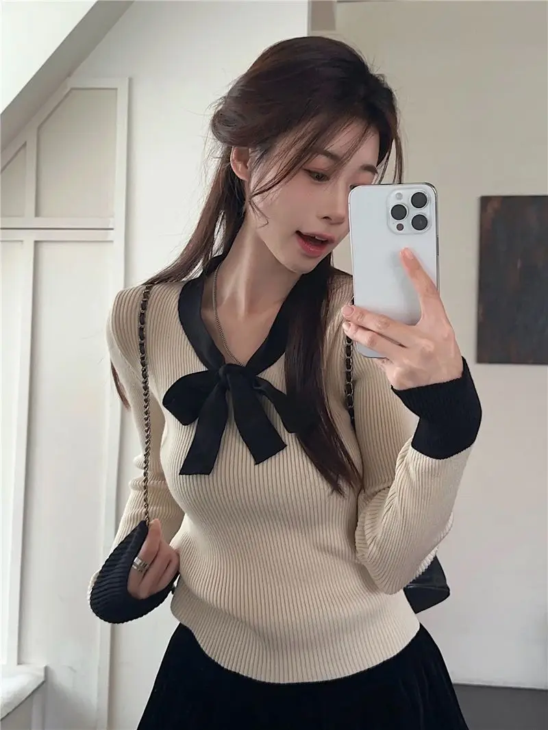 Gentle Style Long Sleeved Knitted Women's New Slim Fit and Slimming Bow Design Base Sweater Chic