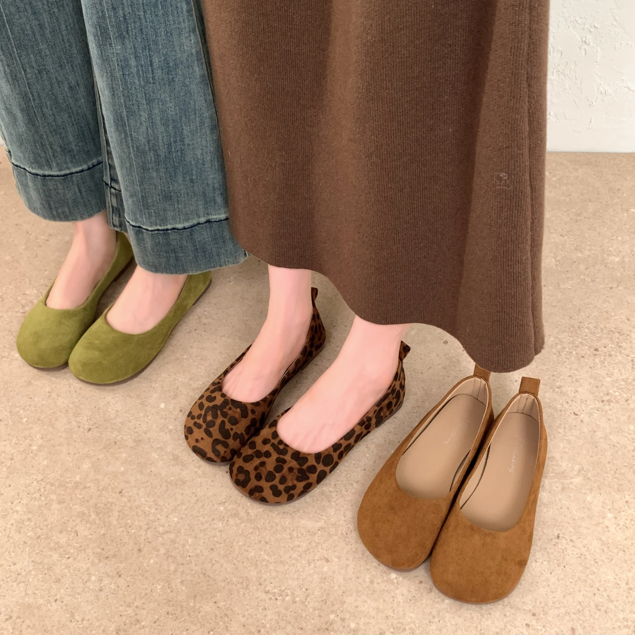 Damen-Ballerinas aus Wildleder mit runder Zehenpartie, Slip-On, weiche, lässige flache Schuhe – Detail 2