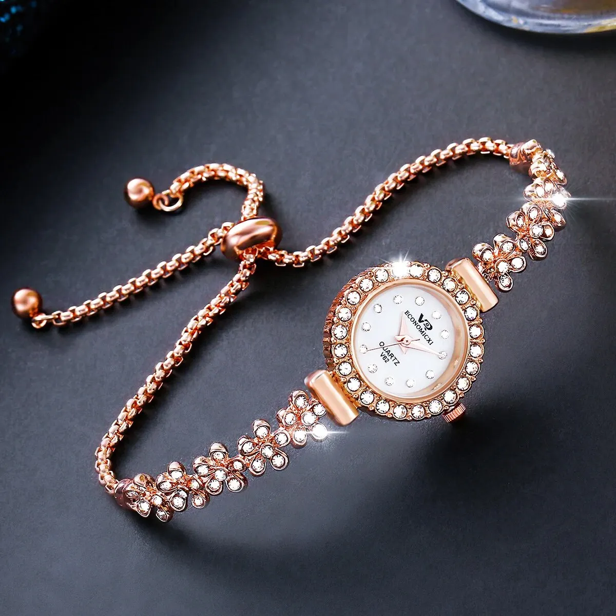 1Pcs Women's Fashion Trend Luxury Jewelry Rhinestone Quartz Bracelet Watch to Relatives And Friends Christmas Birthday Gifts